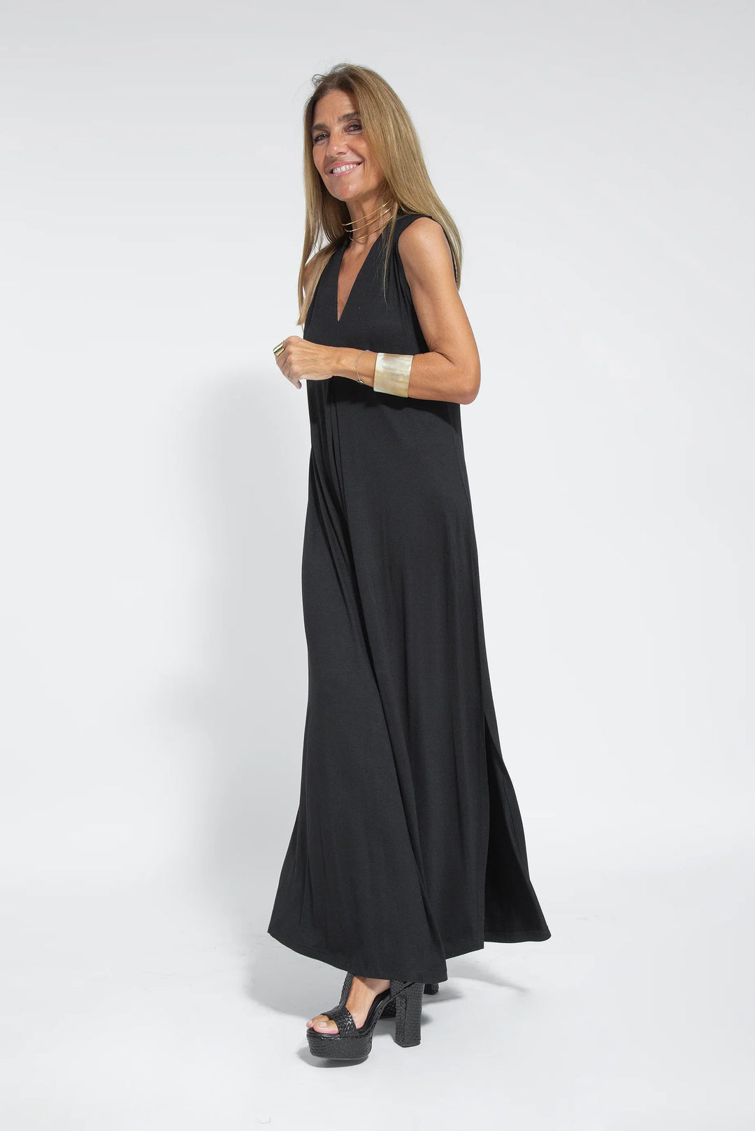 Willa® | Long dress with V-neck