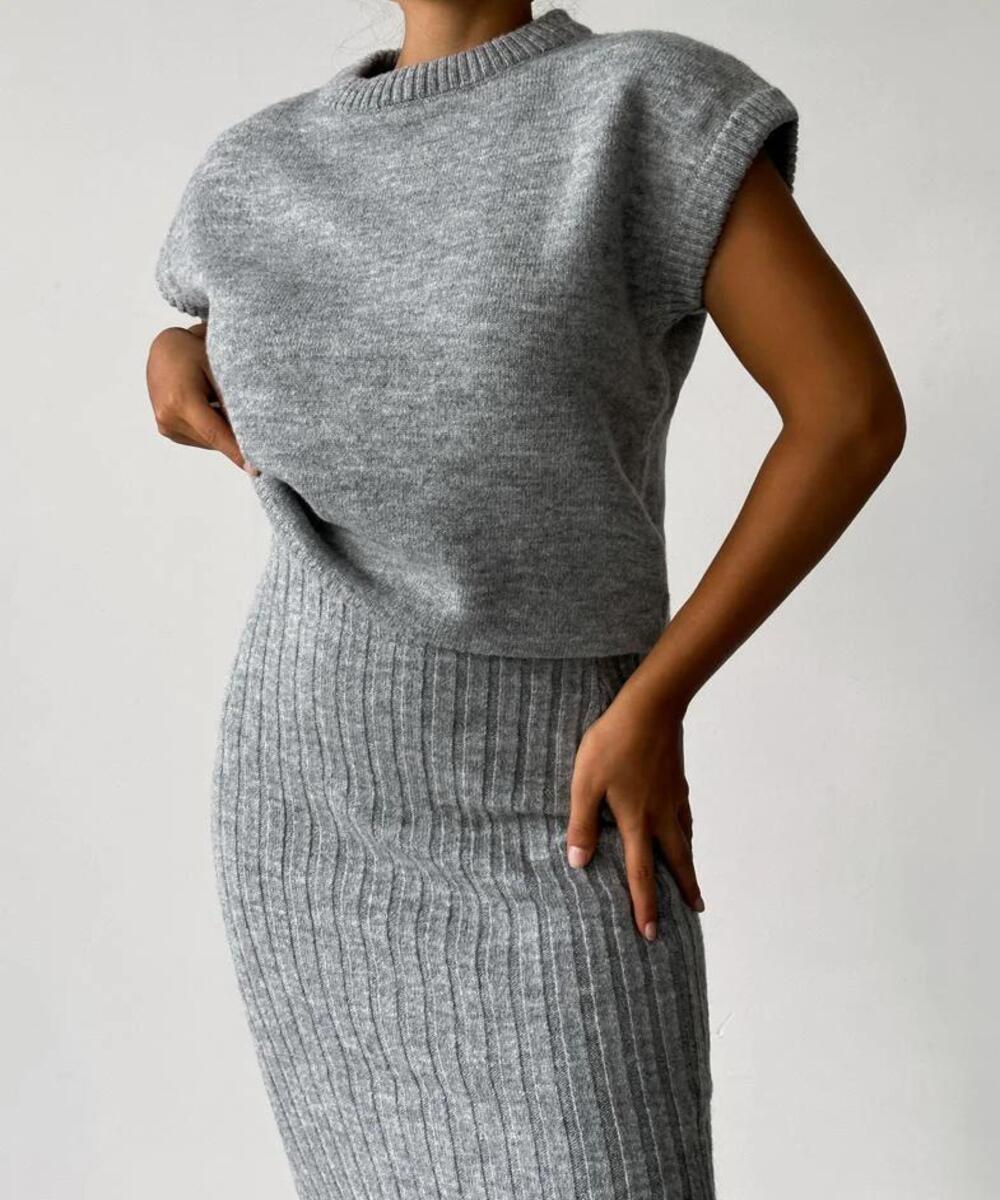 Tessa® | Sleeveless rib knit and skirt set