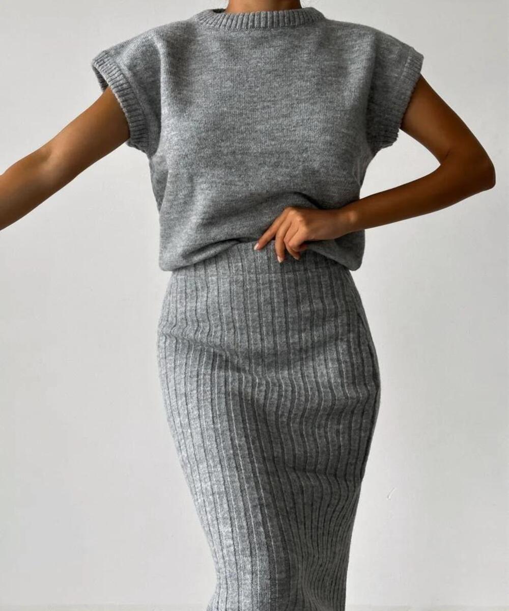 Tessa® | Sleeveless rib knit and skirt set