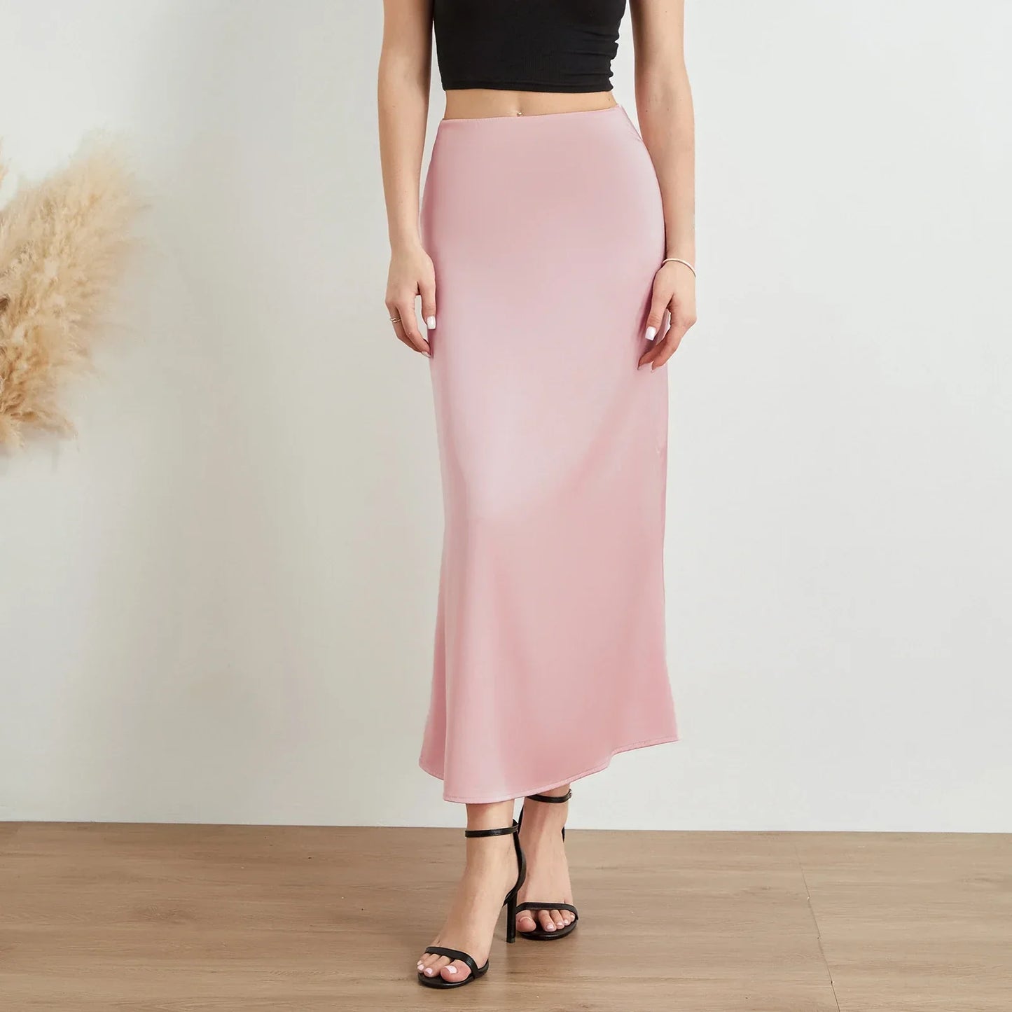 Trinity® | Fashionable, shiny, long satin skirt