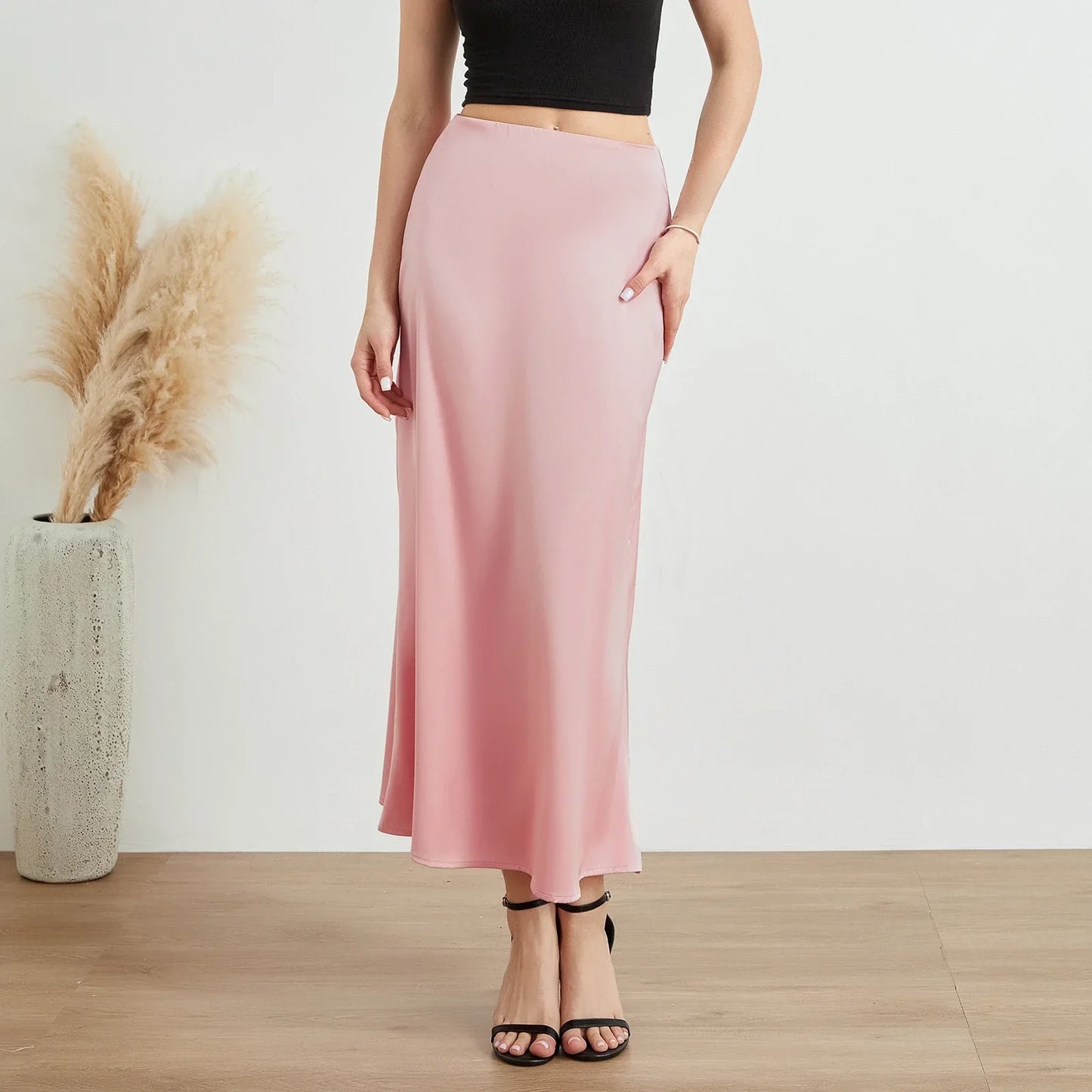 Trinity® | Fashionable, shiny, long satin skirt