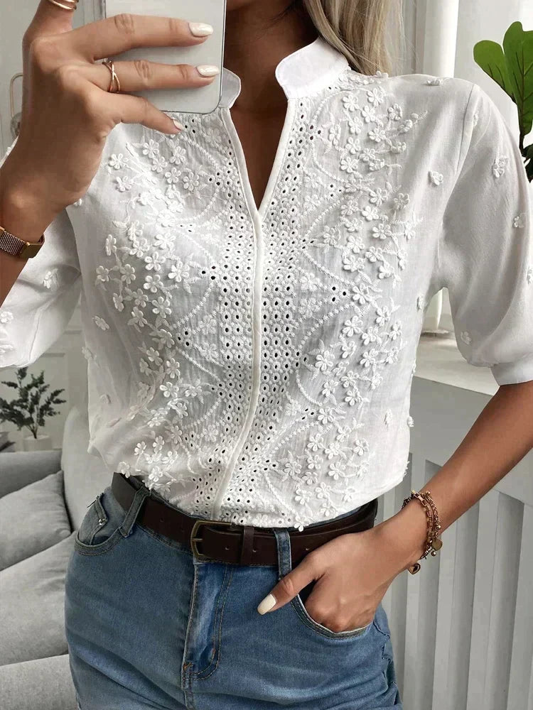 Solea® | Elegant and embroidered top