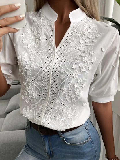 Solea® | Elegant and embroidered top