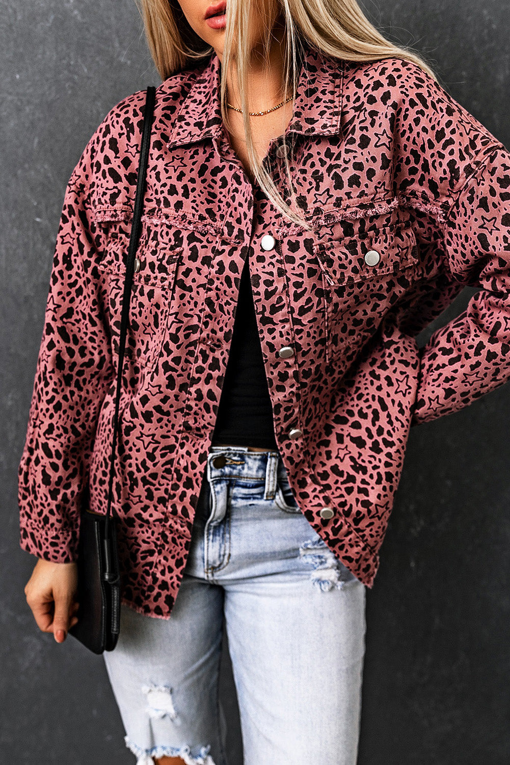 Tamara® | Chic pink denim shirt jacket with leopard print