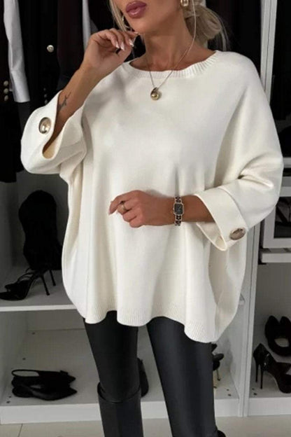 Perdita® | Elegant and modern knitted sweater with button detail and half sleeves