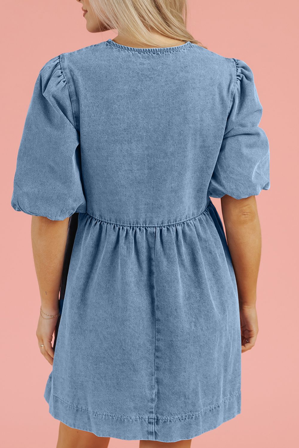 Soledad® | Half-sleeved denim dress with bow and round neckline