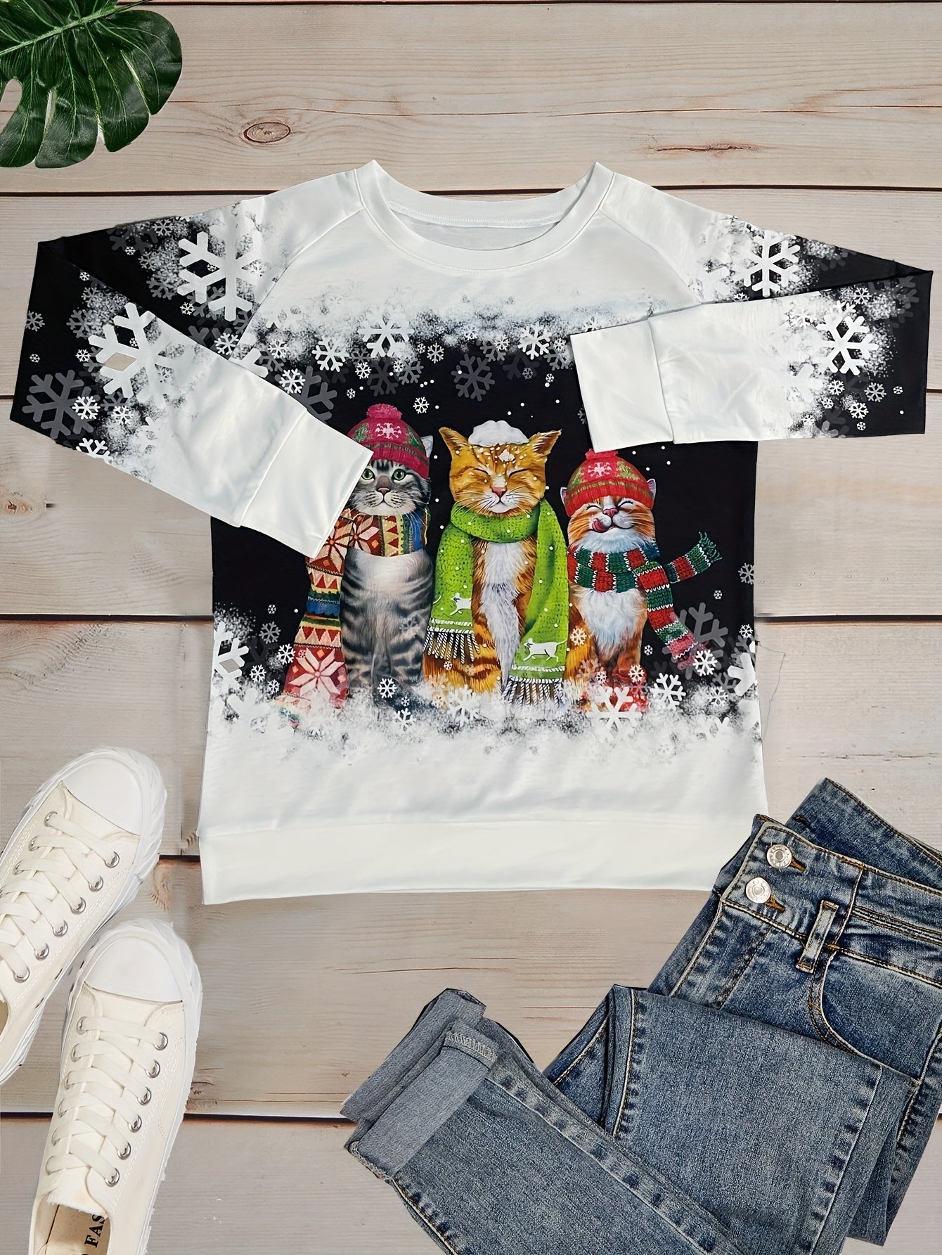 Tamara® | Warm winter top with snow cat print