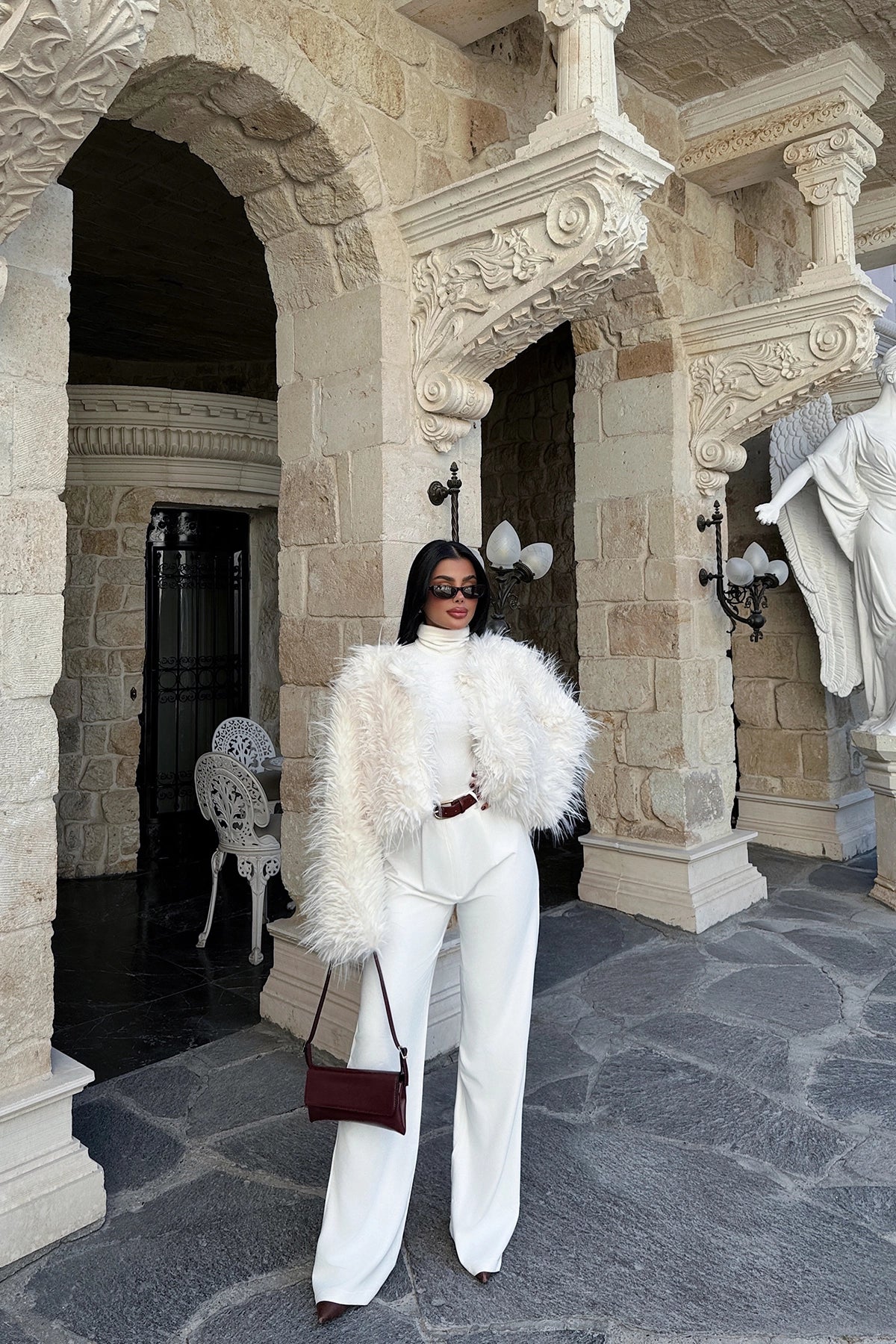 Tania® | White women's coat made of faux fur