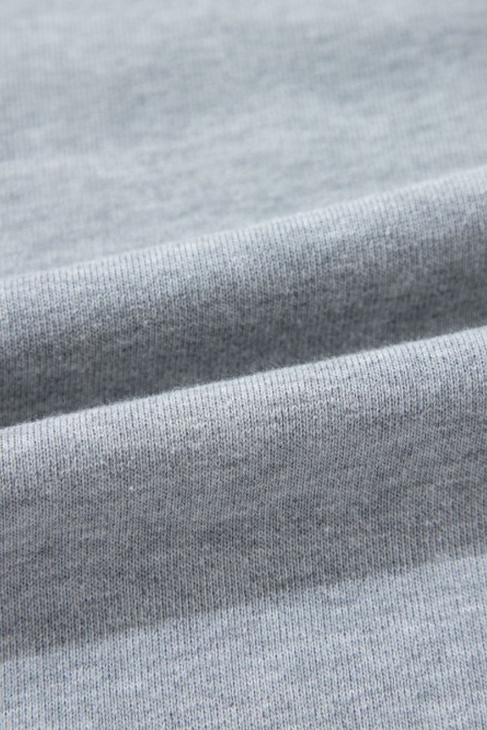 Yamel® | Long sleeve sweatshirt with a crew neck and raw hem