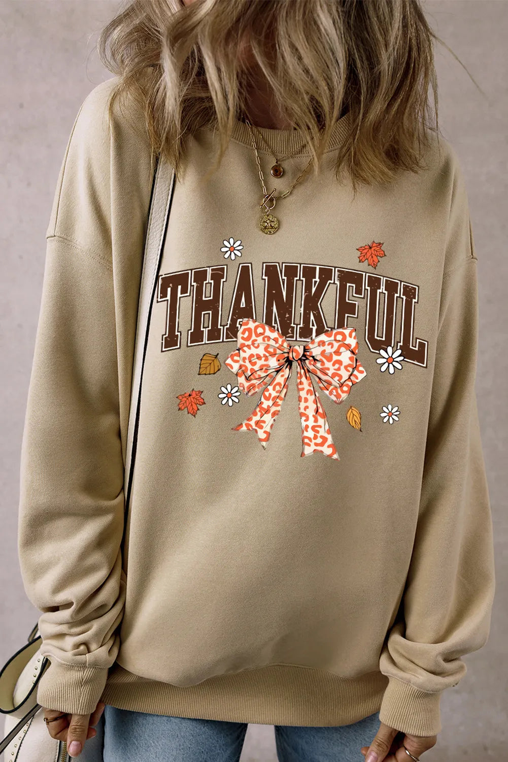 Pilar® | THANKFUL long-sleeved crew neck sweatshirt with bow