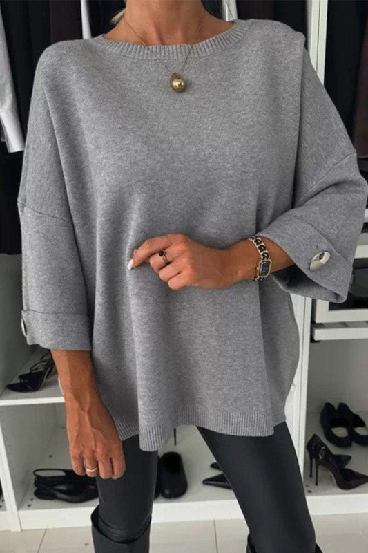 Perdita® | Elegant and modern knitted sweater with button detail and half sleeves