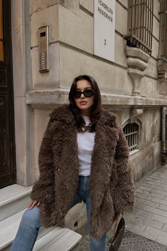 Violeta® | Soft brown plush coat