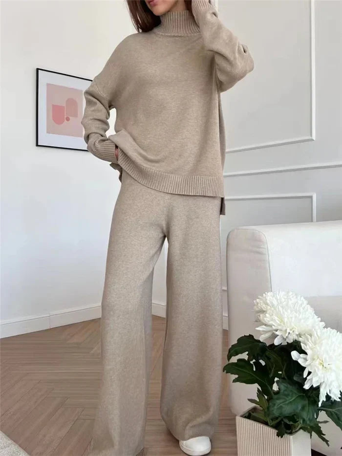 Ana® | Comfortable trousers and turtleneck set for women