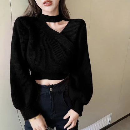 Tania® | Short women's sweater with a neckline